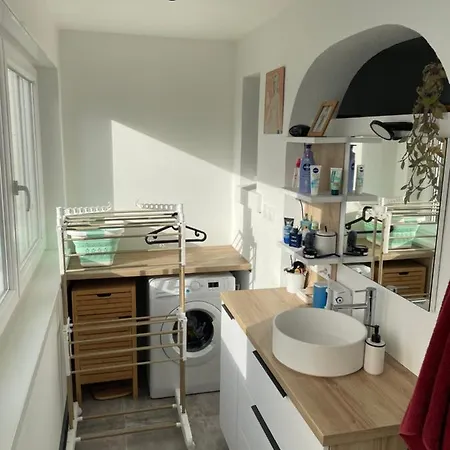 70m2 Dans Maison Avec Jardin *
